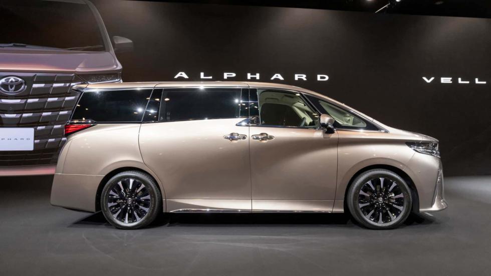 Πρεμιέρα για τα νέα Toyota Alphard και Vellfire